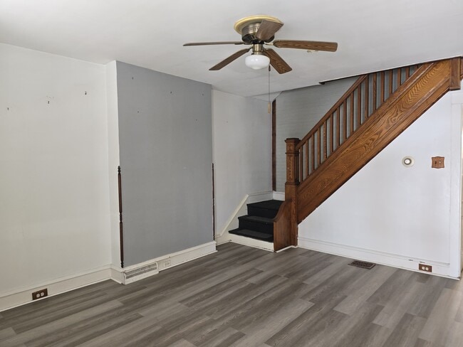 Building Photo - 1251 N 11th St