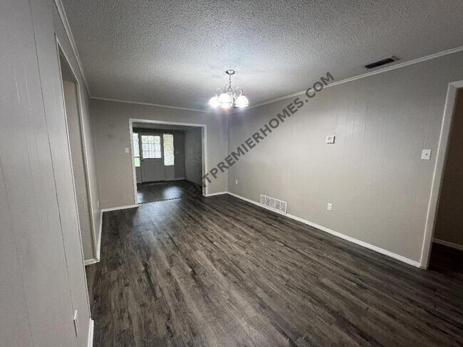 Foto del edificio - 8001 Limerick Ln