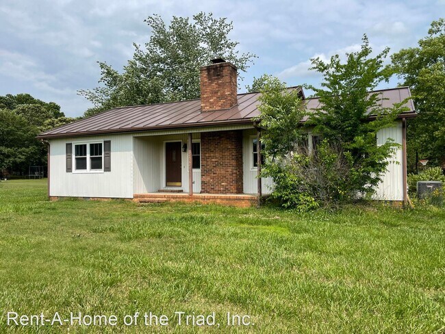Foto del edificio - 3 br, 2 bath House - 8608 Haw River Rd