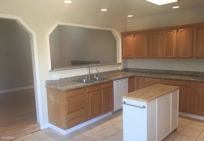 Foto del edificio - 4 br, 3 bath House - 2561 Prestwick Ave