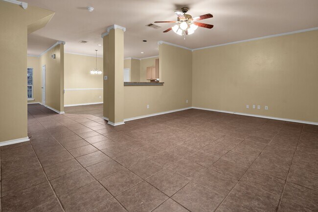 Building Photo - 806 Brandon Willow