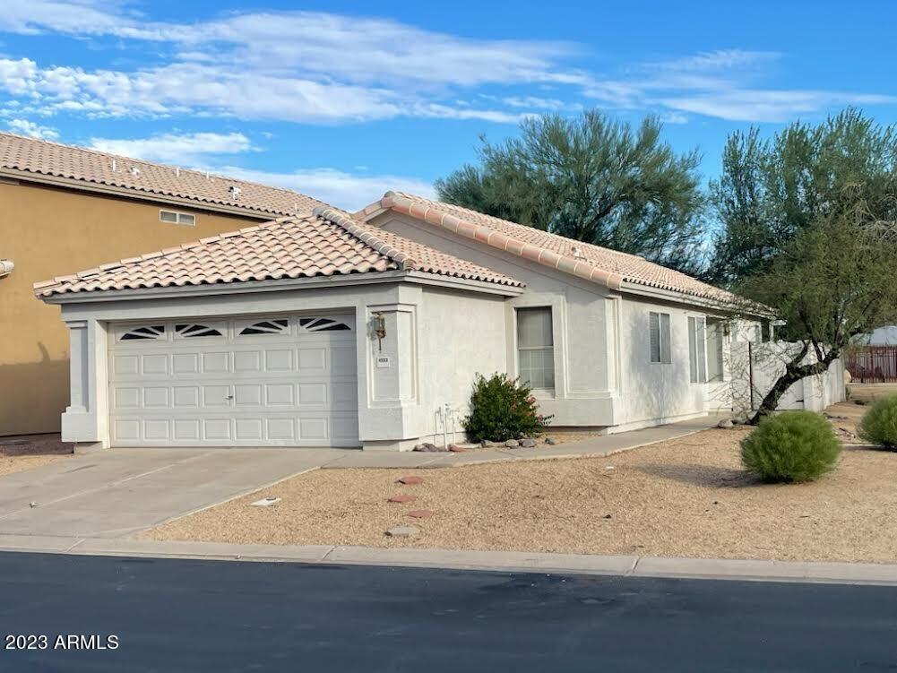 Primary Photo - 4553 W Laredo St