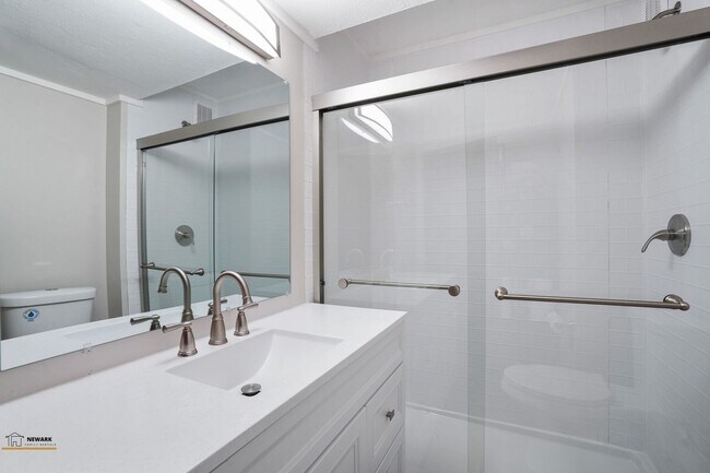 Foto del edificio - Spacious 3 Bed, 2 Bath in Newark - Move-In Ready
