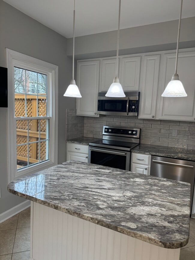 Foto del edificio - 46530 Lynnhaven Sq