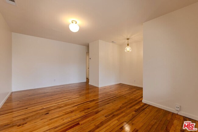 Foto del edificio - 302 N Maple St