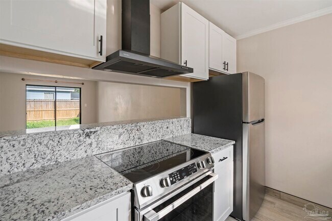 Foto del edificio - 7250 Hilburn Rd