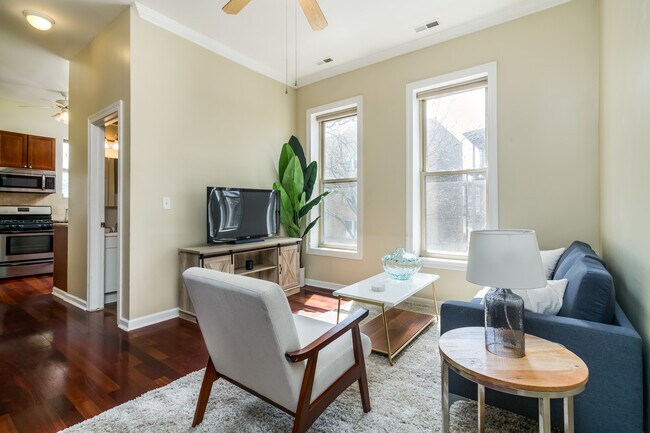 Building Photo - 1301 N Artesian Ave