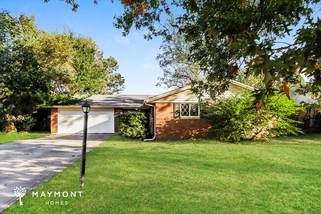 Building Photo - 2540 Highwood Ln