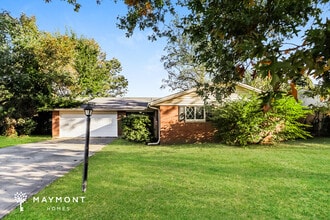 Building Photo - 2540 Highwood Ln