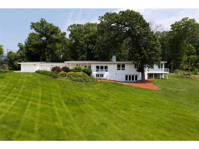 Foto del edificio - 1345 Fairlawn Way