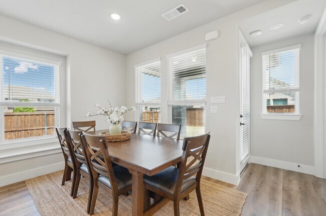 Building Photo - 3003 Wind Knot Way