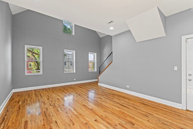 Foto del edificio - 3717 S Hermitage Ave