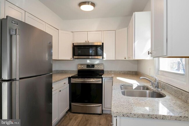 Foto del edificio - 1647 Hylton Ave