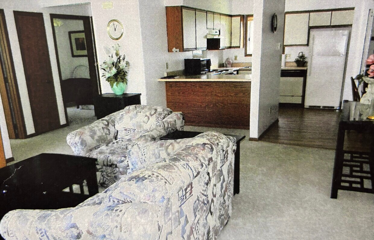 Foto del edificio - 526 Root Ave
