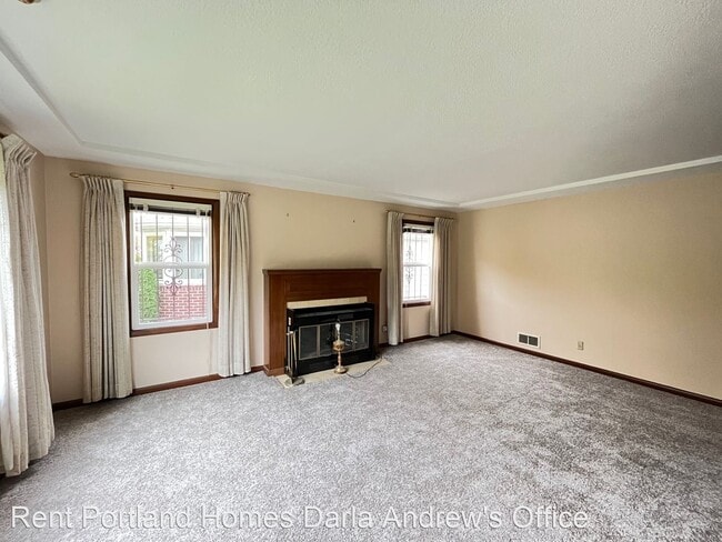 Building Photo - 3 br, 1 bath House - 5425 SE 47th Ave