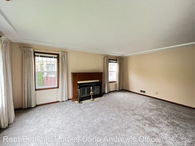 Foto del edificio - 3 br, 1 bath House - 5425 SE 47th Ave