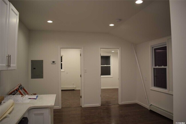 Foto del edificio - 48 Van Nostrand Ave