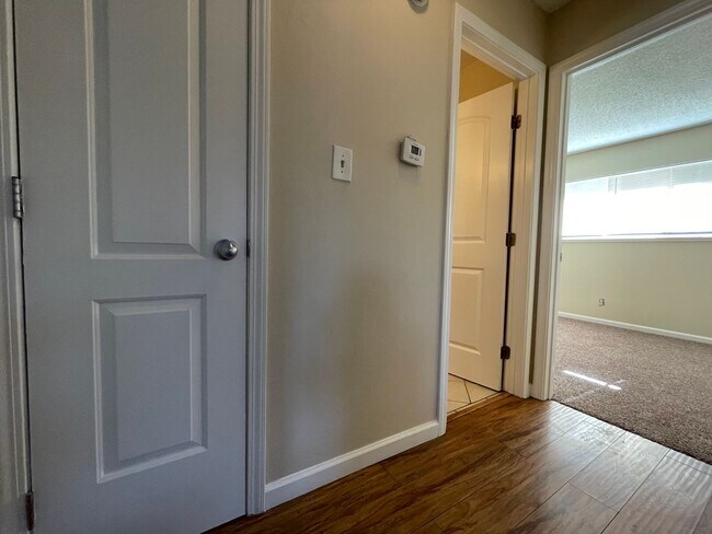 Foto del edificio - Charming 2-Bedroom Duplex in Sacramento – ...