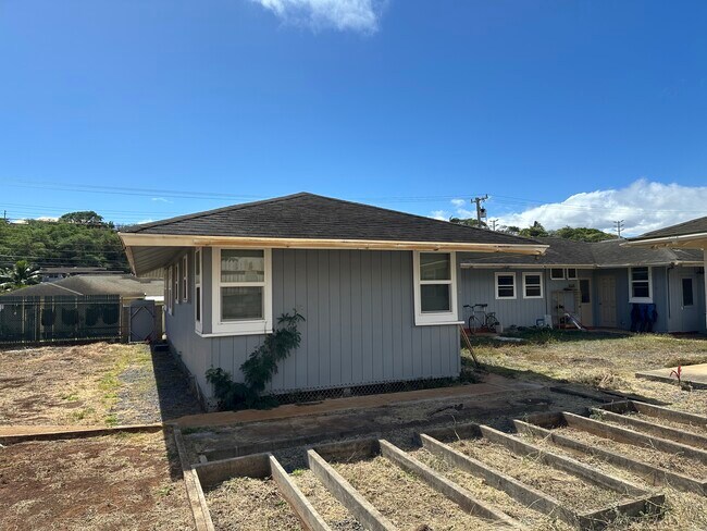 Building Photo - 233 Kanoa St