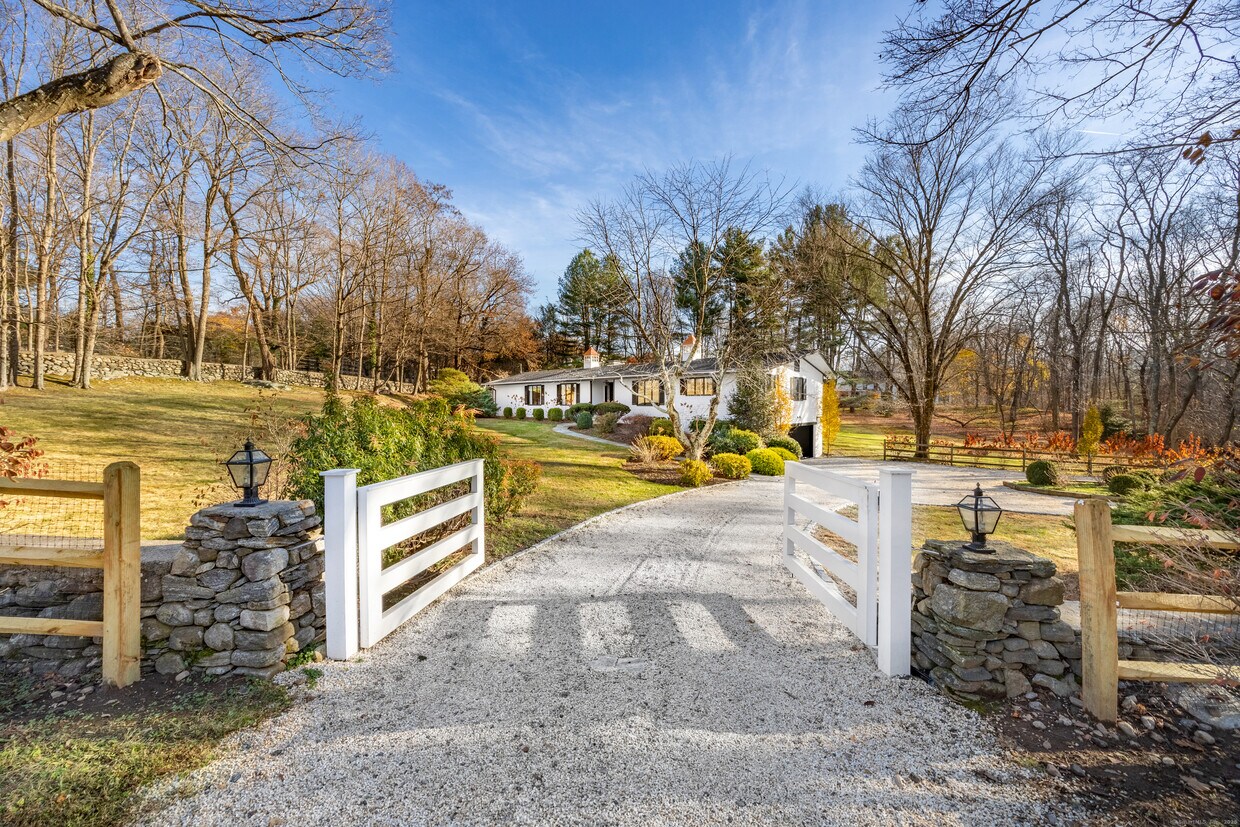 Primary Photo - 1001 Hulls Farm Rd