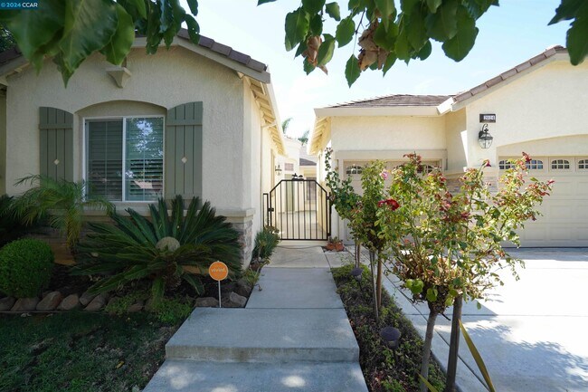 Foto del edificio - 2024 Great Meadow Ln