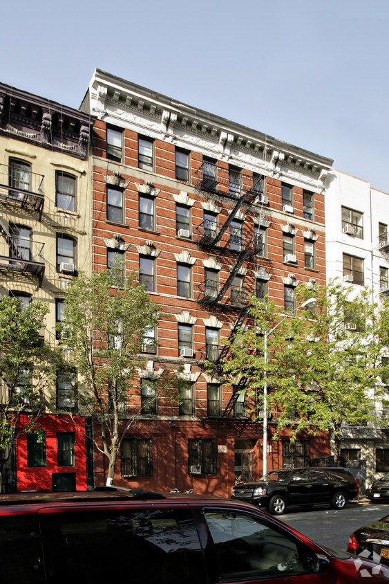 Primary Photo - 416 E Tenth St
