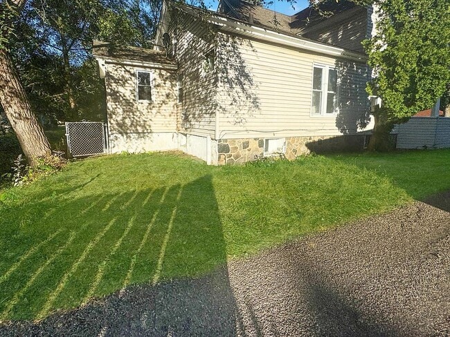 Building Photo - 368 Garfield Ave