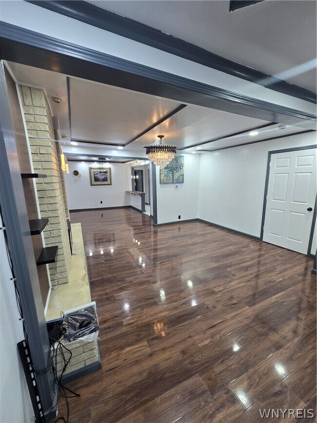 Foto del edificio - 111 Woodell Ave