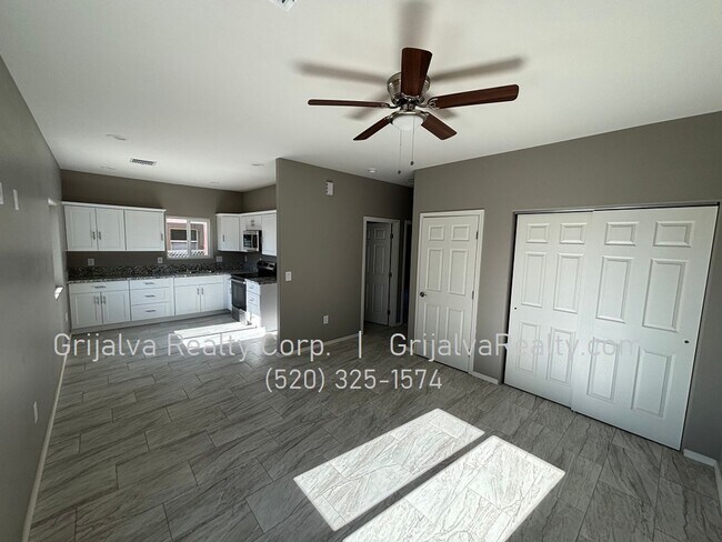 Building Photo - 2750 La Verne Ave N