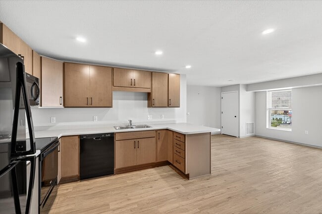 Building Photo - Snelling Yards