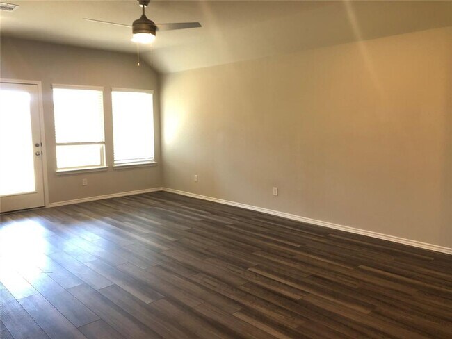 Foto del edificio - Fabulous home in a beautiful GATED MASTER PLANNED COMMUNITY