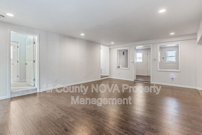 Foto del edificio - 5017 Brinkley Rd