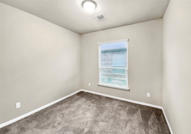 Building Photo - 811 Cross Dr.