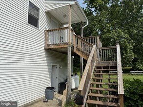 Building Photo - 221 Llewelyn Ln