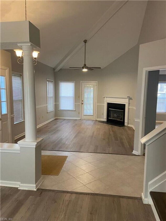 Foto del edificio - Move In Ready Townhouse in Yorktown