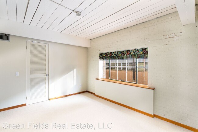 Foto del edificio - 2 br, 2 bath House - 500 Mandeville St #6