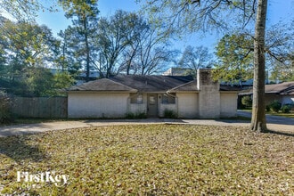 Building Photo - 214 Oakwood Dr