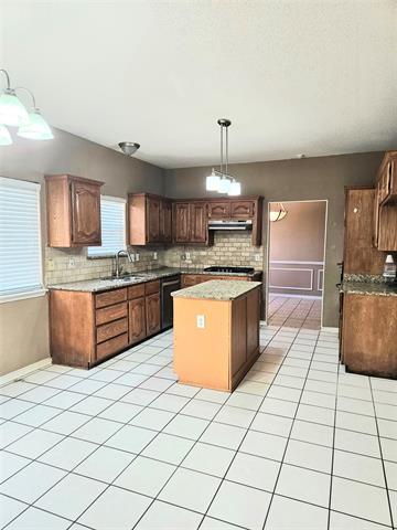 Building Photo - 474 Lakefield Dr