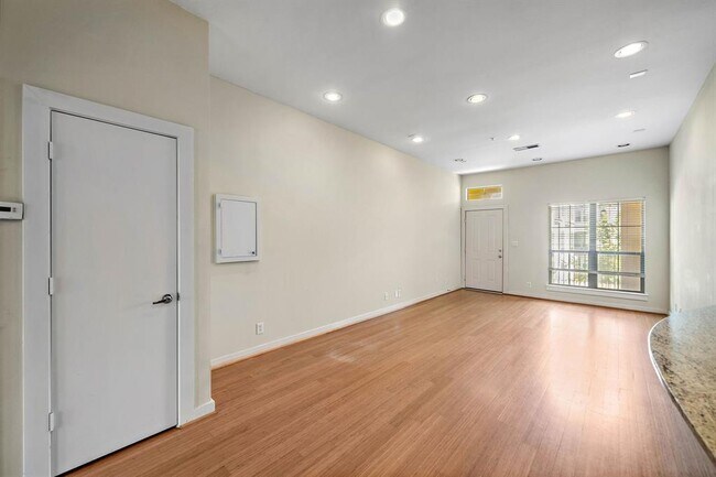Foto del edificio - 806 Jackson Hill St