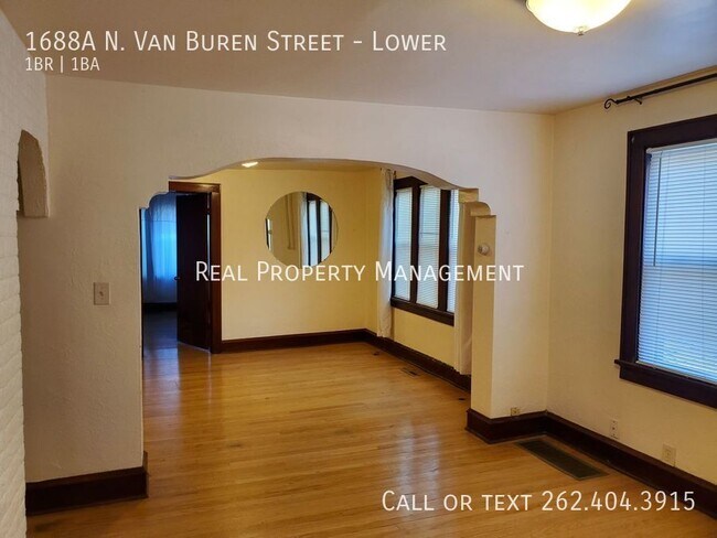 Foto del edificio - 1686-1688 N Van Buren St