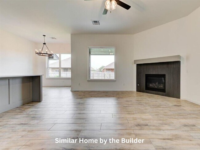 Foto del edificio - Stunning New Home in Mustang w/ 3-Car Garage