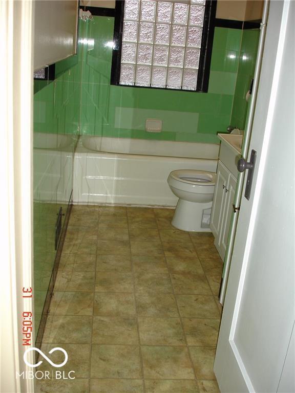 Foto del edificio - 5221 E 10th St