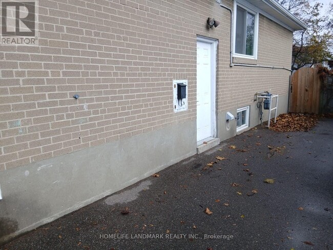 Building Photo - 5 Tulloch Dr