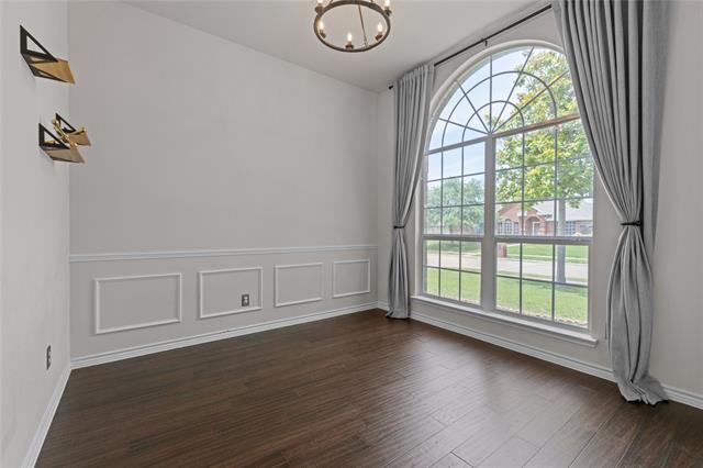 Foto del edificio - 1300 Oak St