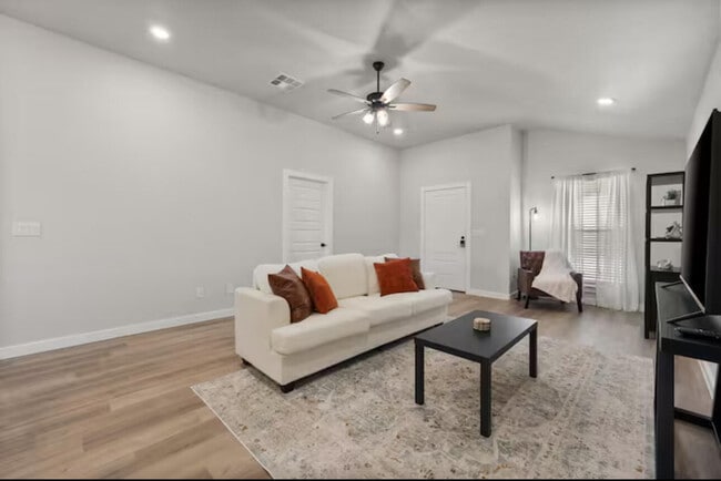 Building Photo - 3518 Turner Ave