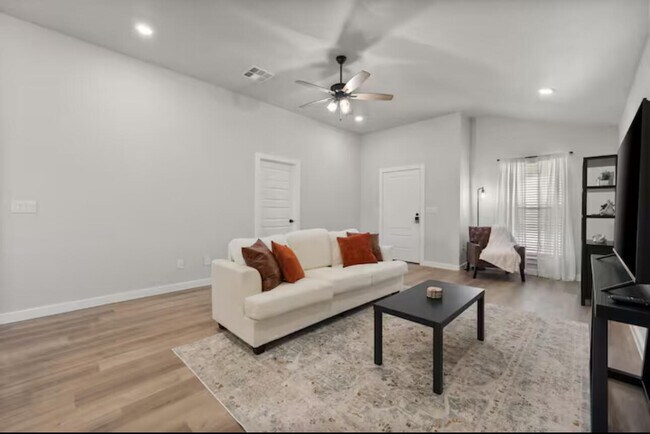 Foto del edificio - 3518 Turner Ave