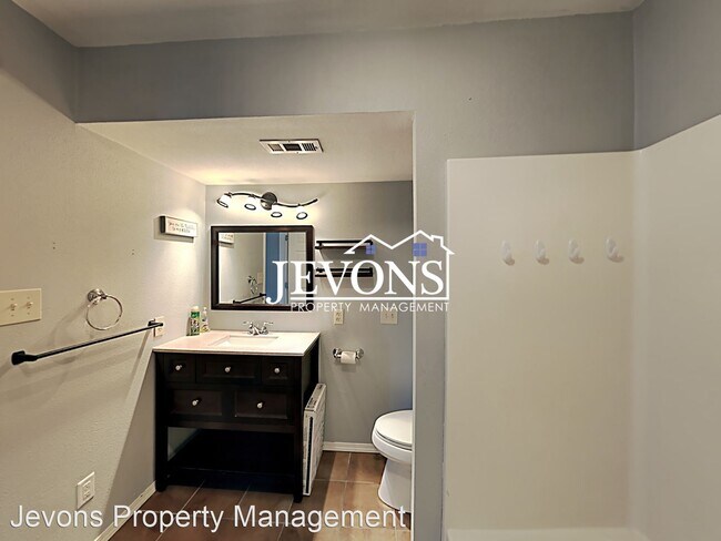 Building Photo - 4 br, 3 bath House - 103 Highland Ct