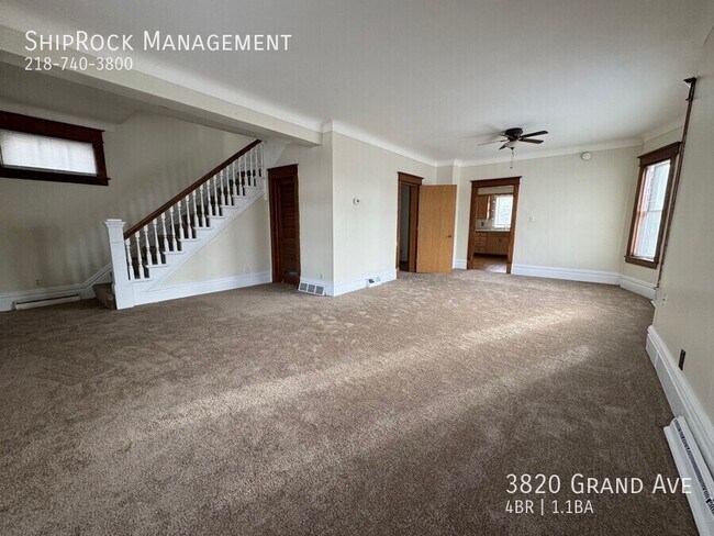 Foto del edificio - 3820 Grand Ave