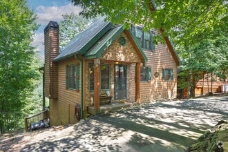 Building Photo - 363 Palisade Dr