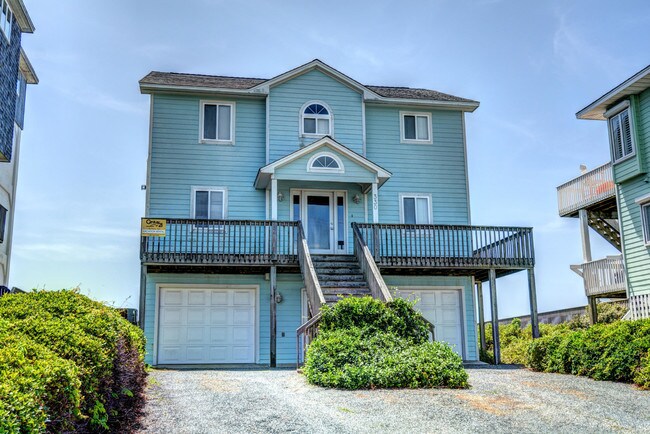 Building Photo - 330 N Shore Dr